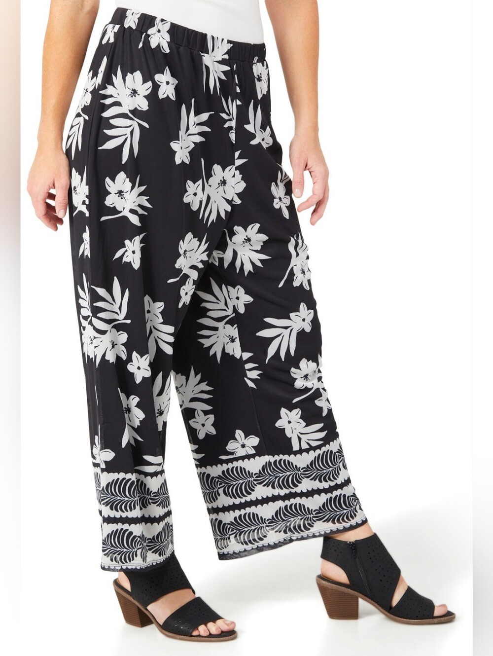 NWT "Harper 241" Black/White Floral Woman's Capris Size 3X